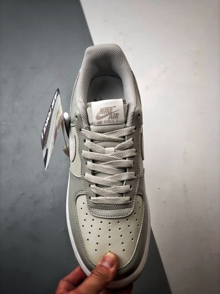 Air Force 1 '07 Low Creme e Cinzento - Vista 2