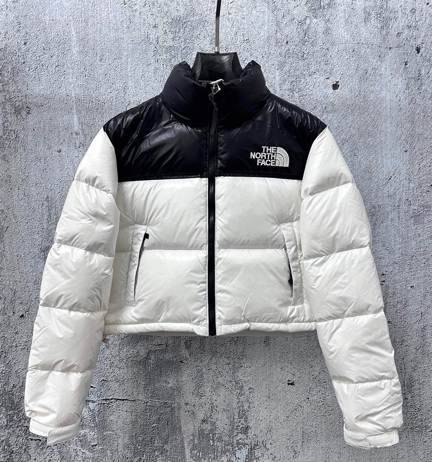 The North Face classic 700 mulher branco e preto