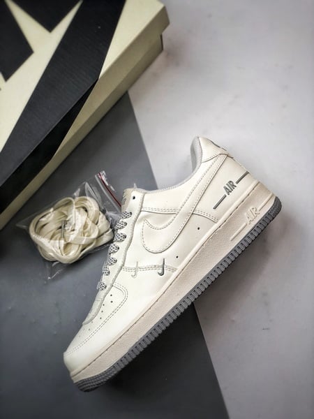 Air Force 1 '07 Low Creme e Cinzento - Vista 3
