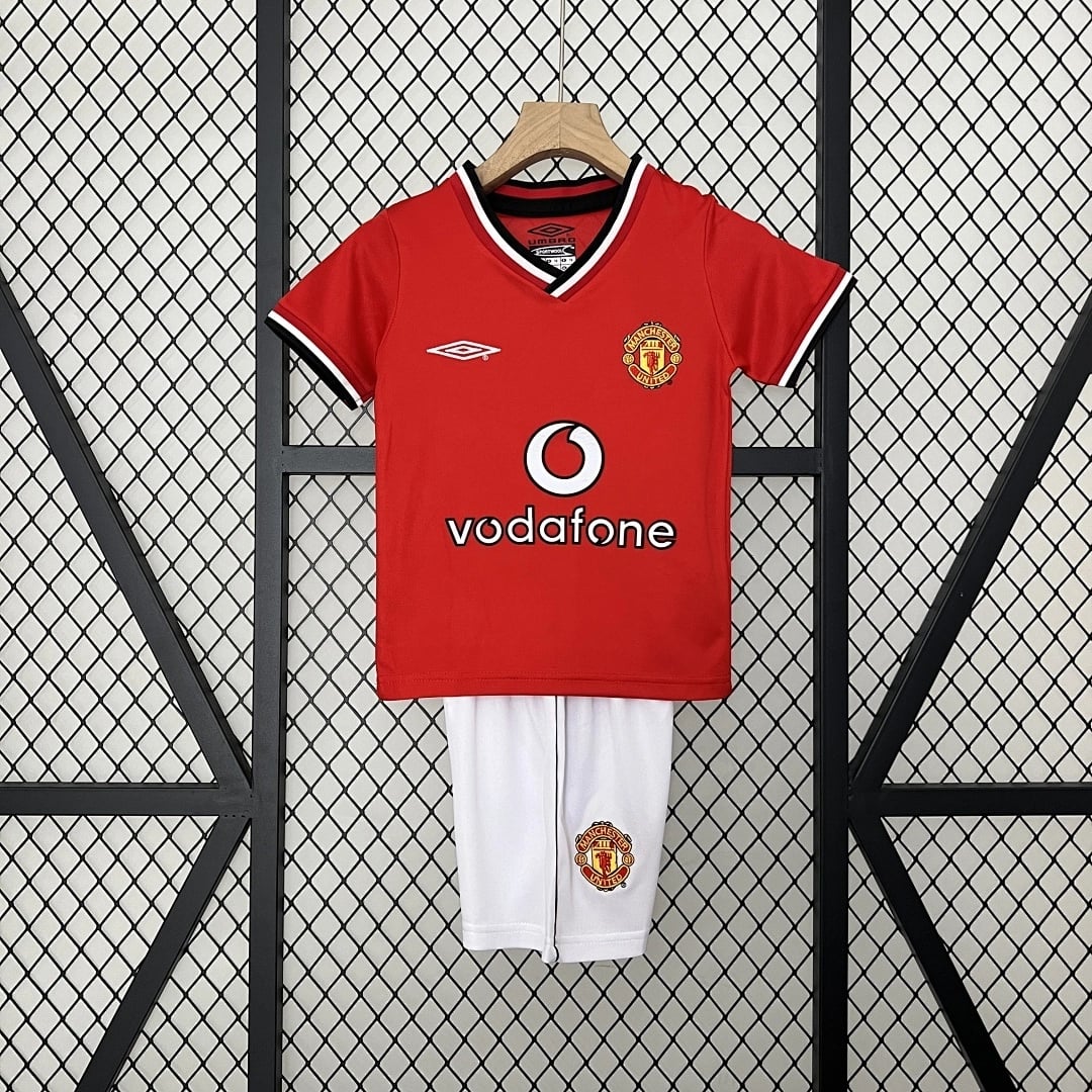 Kit Crianca Manchester United Principal 2000/2001 - Vista 1