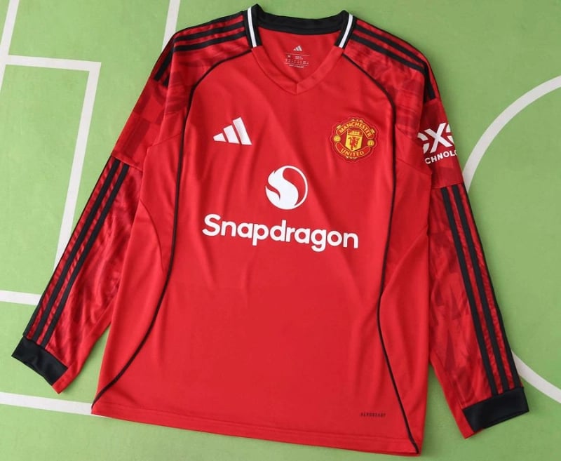 Manchester United Home Long Sleeve Jersey 25/26 - Vista 1