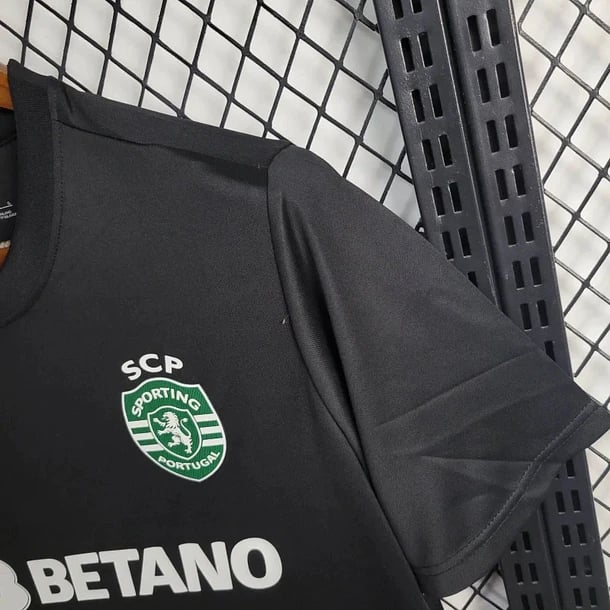 Camisola Sporting Quarta 2023/24 - Vista 2