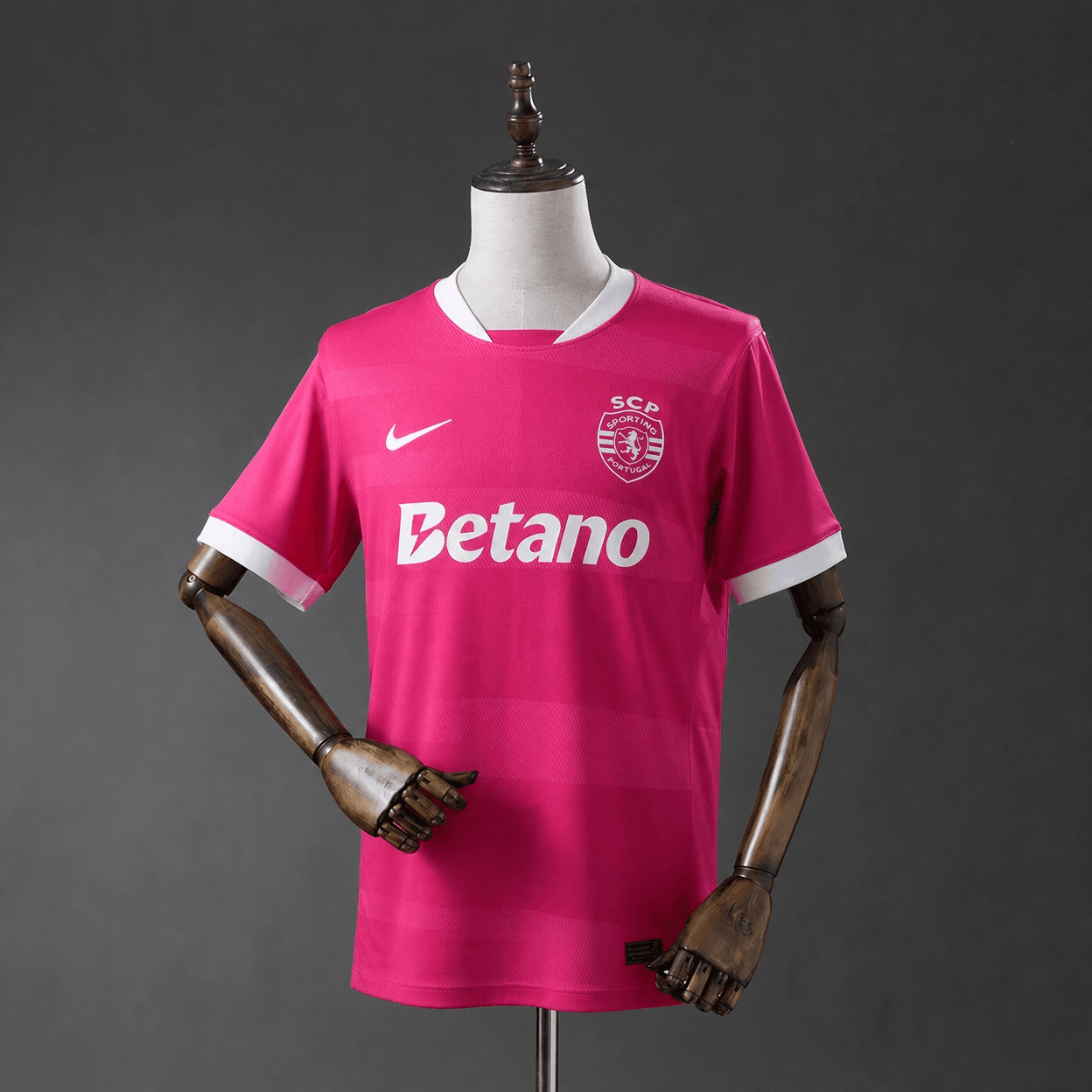 Camisola Sporting rosa e branca 2026/27 concept  - Vista 1
