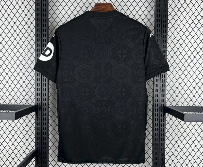 Wolves Goalkeeper Jersey 25/26 - Vista 2