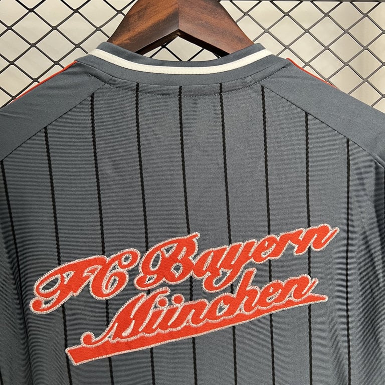 25/26 Bayern Munich Baseball Jersey - Vista 5