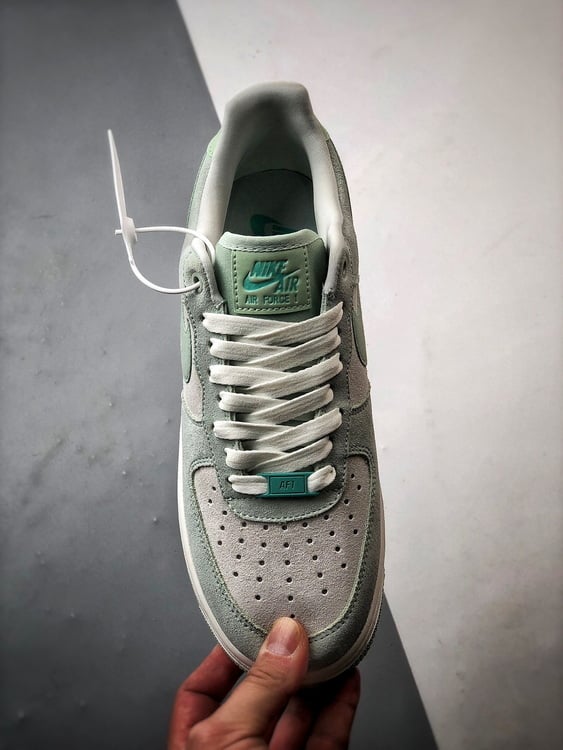 Air Force 1 '07 Low Branco, Cinza e Verde - Vista 9