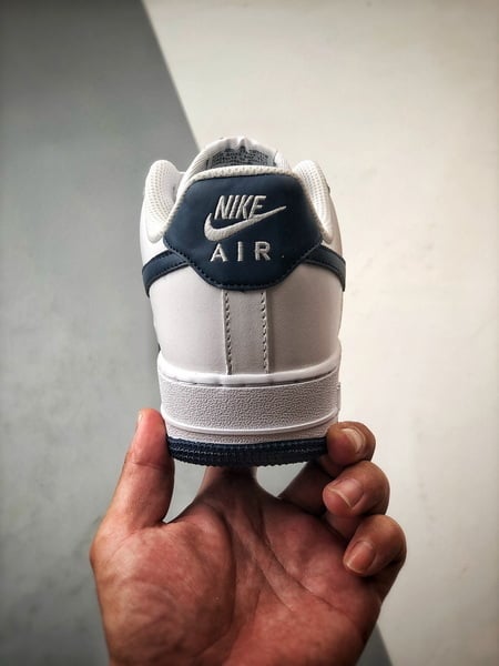 Air Force 1 '07 Low Branco e Azul - Vista 3