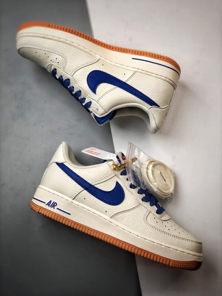 Air Force 1 '07 Low Branco e Azul com Sola de Goma - Vista 6