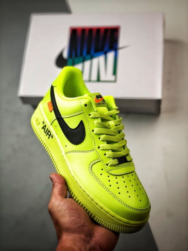 Air Force 1 '07 Low Verde Neon e Preto - Vista 1