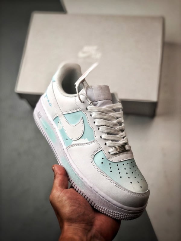 Air Force 1 '07 Low Céu Azul e Branco - Vista 1