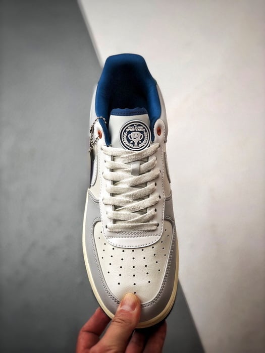 Air Force 1 Low Juvenil Cinza e Branco - Vista 9