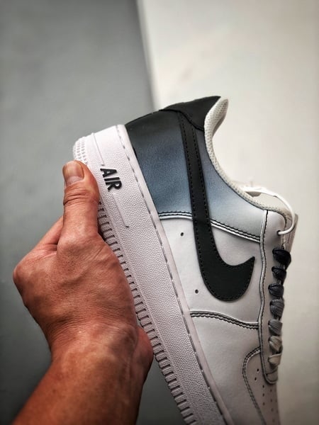 Air Force 1 '07 Low Preto e Branco Degradé - Vista 2