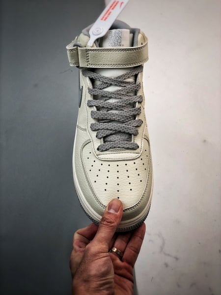 Air Force 1 07 Mid Branco e Cinzento - Vista 9