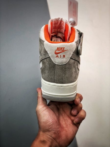 Air Force 1 07 Mid Cinzento e Laranja Camurca - Vista 7