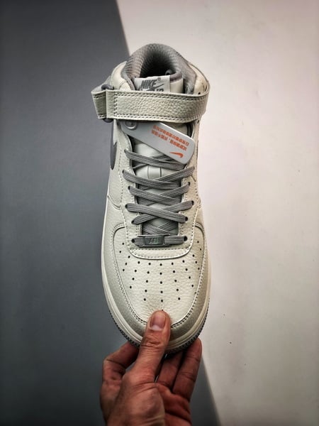 Air Force 1 07 Mid Branco e Cinzento - Vista 2