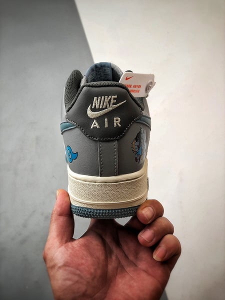 Air Force 1 Low Digimon Cinza e Azul - Vista 3