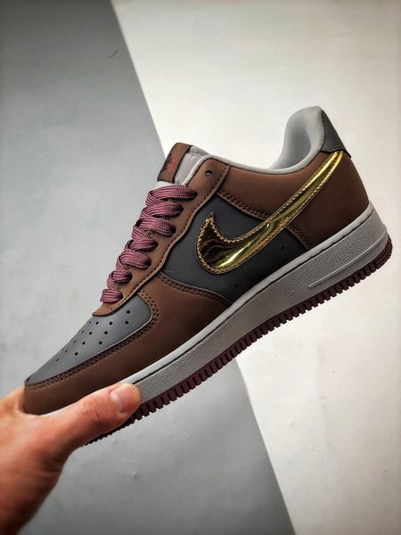 Air Force 1 Low 'By You' Goku Cinza, Vermelho e Dourado - Vista 5