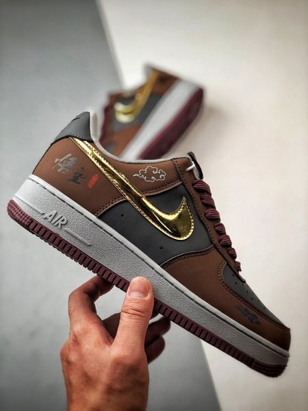 Air Force 1 Low 'By You' Goku Cinza, Vermelho e Dourado - Vista 7