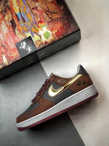 Air Force 1 Low 'By You' Goku Cinza, Vermelho e Dourado - Vista 8