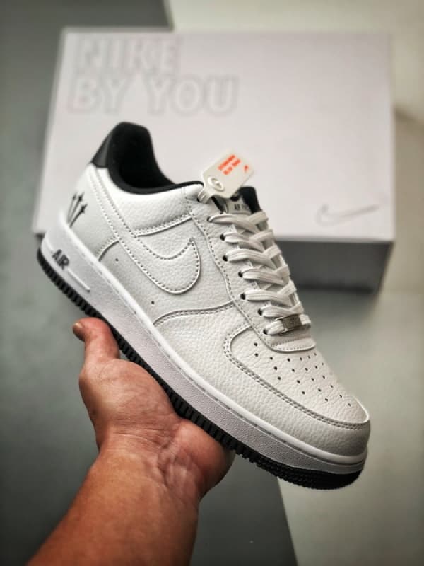 Air Force 1 Low _By You_ Branco e Preto
