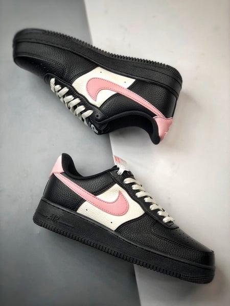 Air Force 1 Low By You Preto, Branco e Rosa - Vista 7
