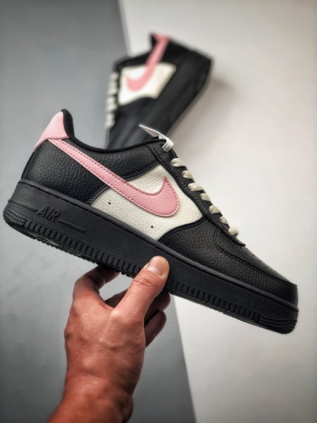 Air Force 1 Low By You Preto, Branco e Rosa - Vista 8