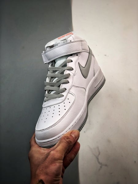 Air Force 1 Mid By You SupBranco e Cinzento - Vista 5