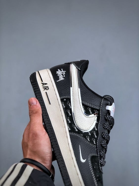 Air Force 1 '07 Low Colaboração Stüssy Branco e Preto - Vista 5