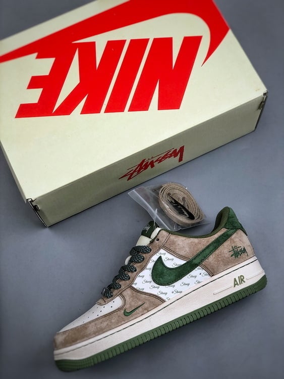 Air Force 1 '07 Low Stüssy Verde e Castanho Claro - Vista 8