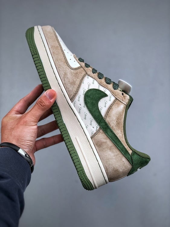 Air Force 1 '07 Low Stüssy Verde e Castanho Claro - Vista 9