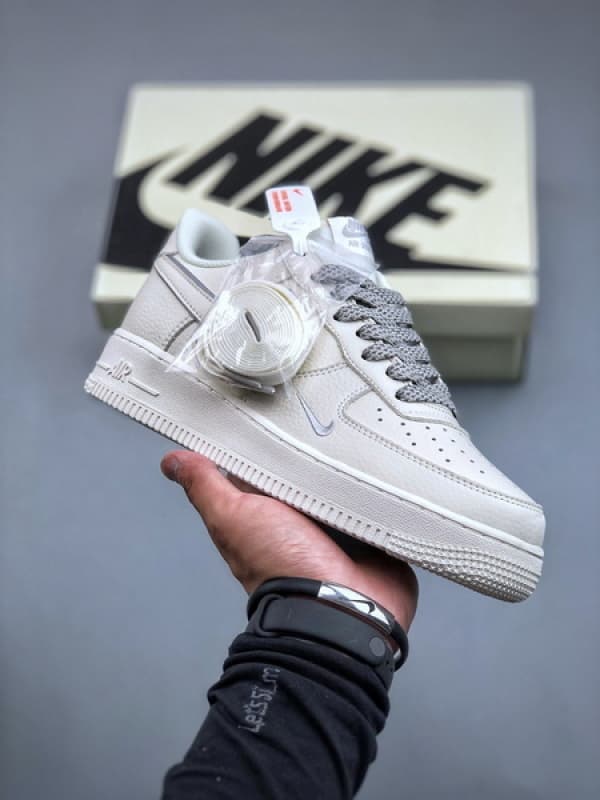 Air Force 1 '07 Low Cinza Prateado Estrelado