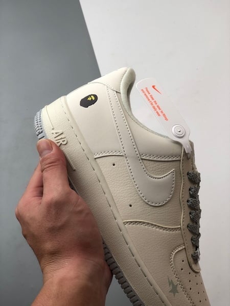 Bape x Air Force 1 Low Branco e Cinza - Vista 2