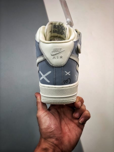 Kaws x Air Force 1 07 Mid Colaboracao Graffiti - Vista 9