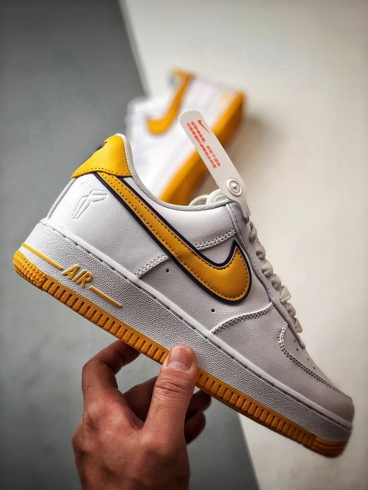 Kobe x Air Force 1 Low Branco, Amarelo e Roxo - Vista 7