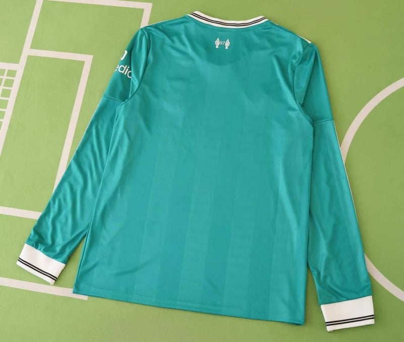 Liverpool F.C. Third Long Sleeve Jersey 25/26 - Vista 2