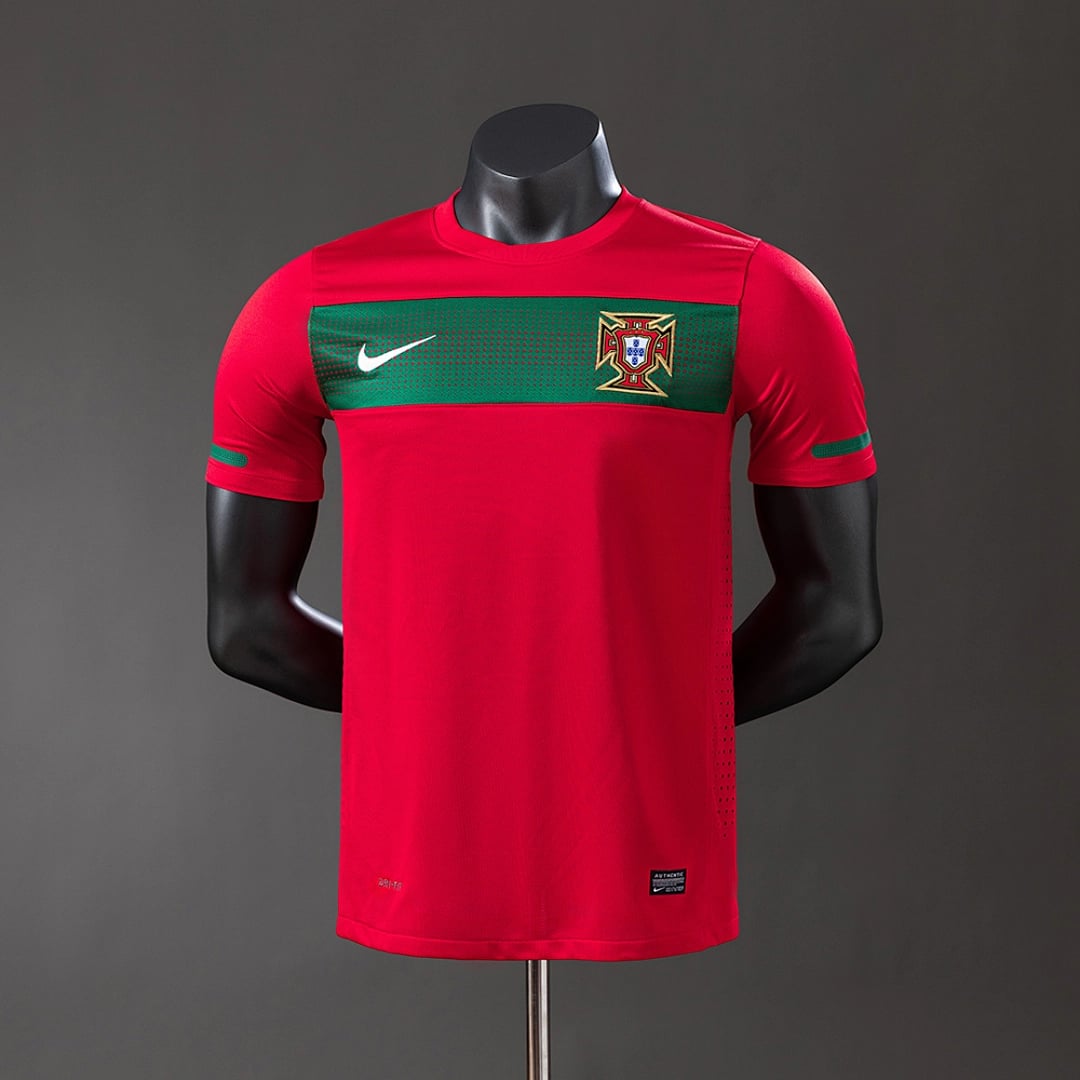 Camisola Principal do Portugal 2010 (Retro, Versao Jogador) - Vista 1