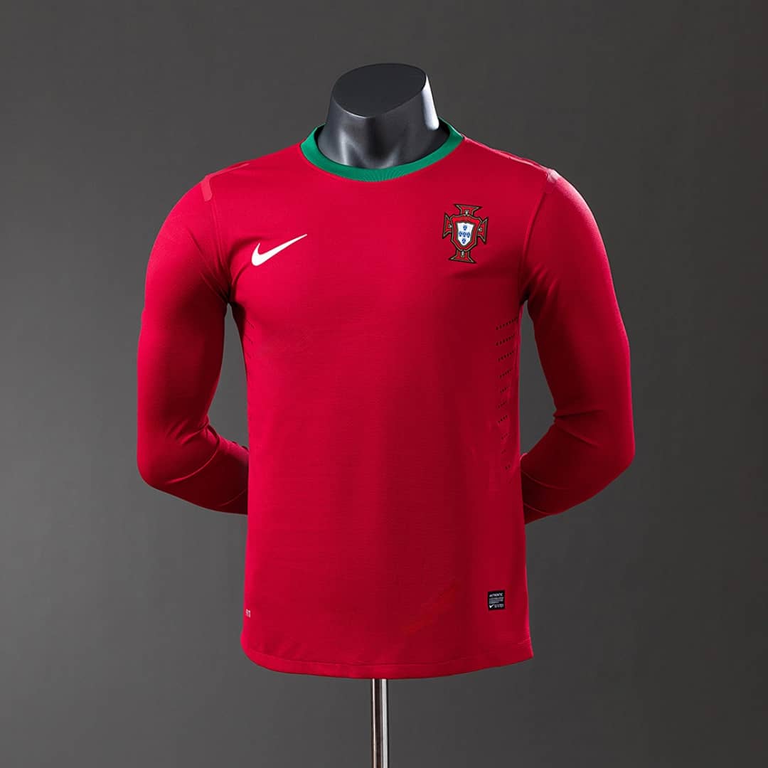 Camisola Principal do Portugal 2012 (Retro, Versao Jogador, Manga Longa)