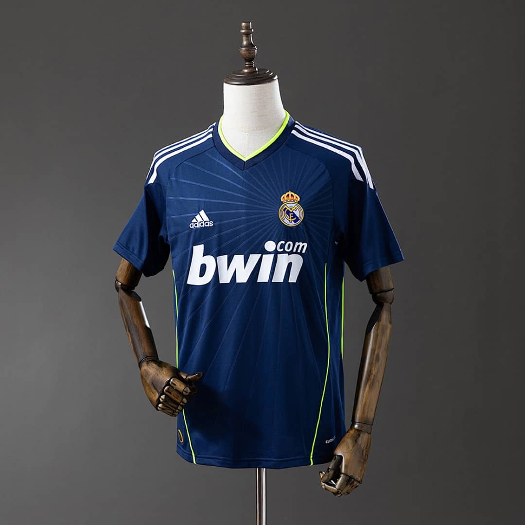 Camisola Alternativa do Real Madrid 2010/2011 (Retro)