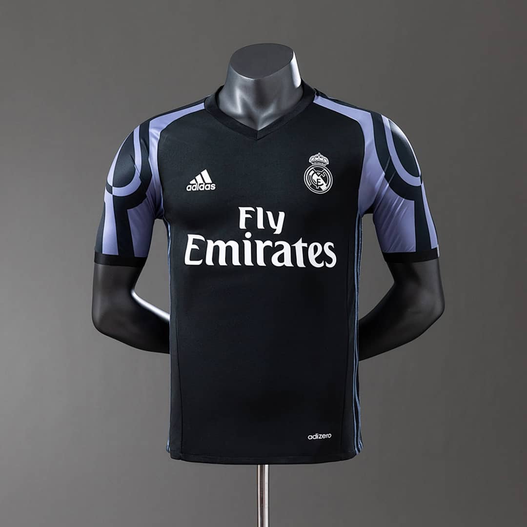 Camisola Terceira do Real Madrid 2016/2017 (Retro, Versao Jogador)