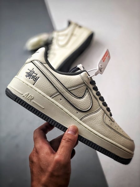 Stussy x Air Force 1 Low Branco e Cinzento Escuro - Vista 7