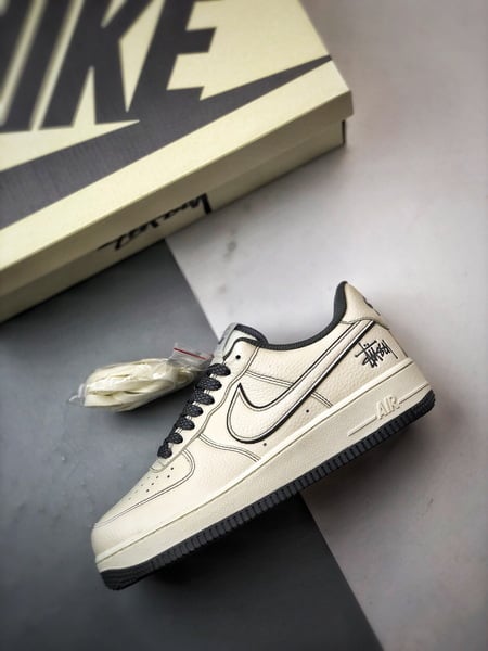 Stussy x Air Force 1 Low Branco e Cinzento Escuro - Vista 8