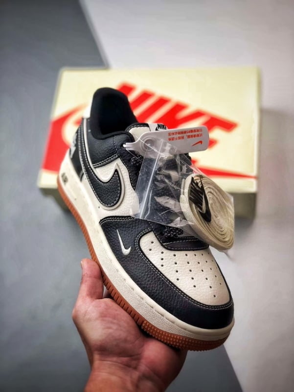 Stussy x Air Force 1 Low Branco e Preto - Vista 1