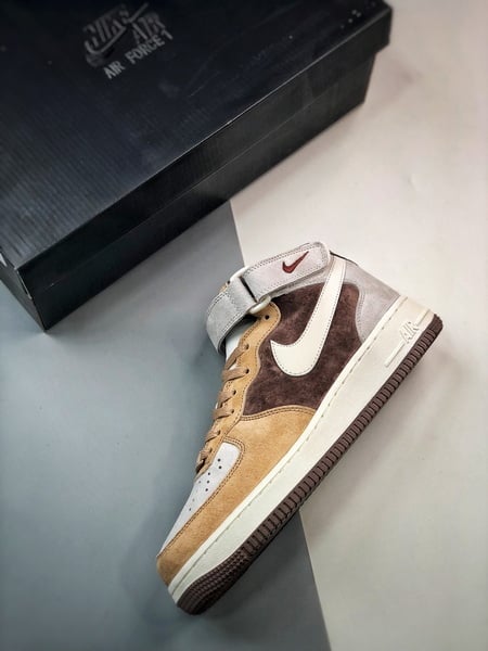 Travis Scott x Air Jordan 1 Low Low Invertido TS Colaboracao 553560-061 - Vista 6