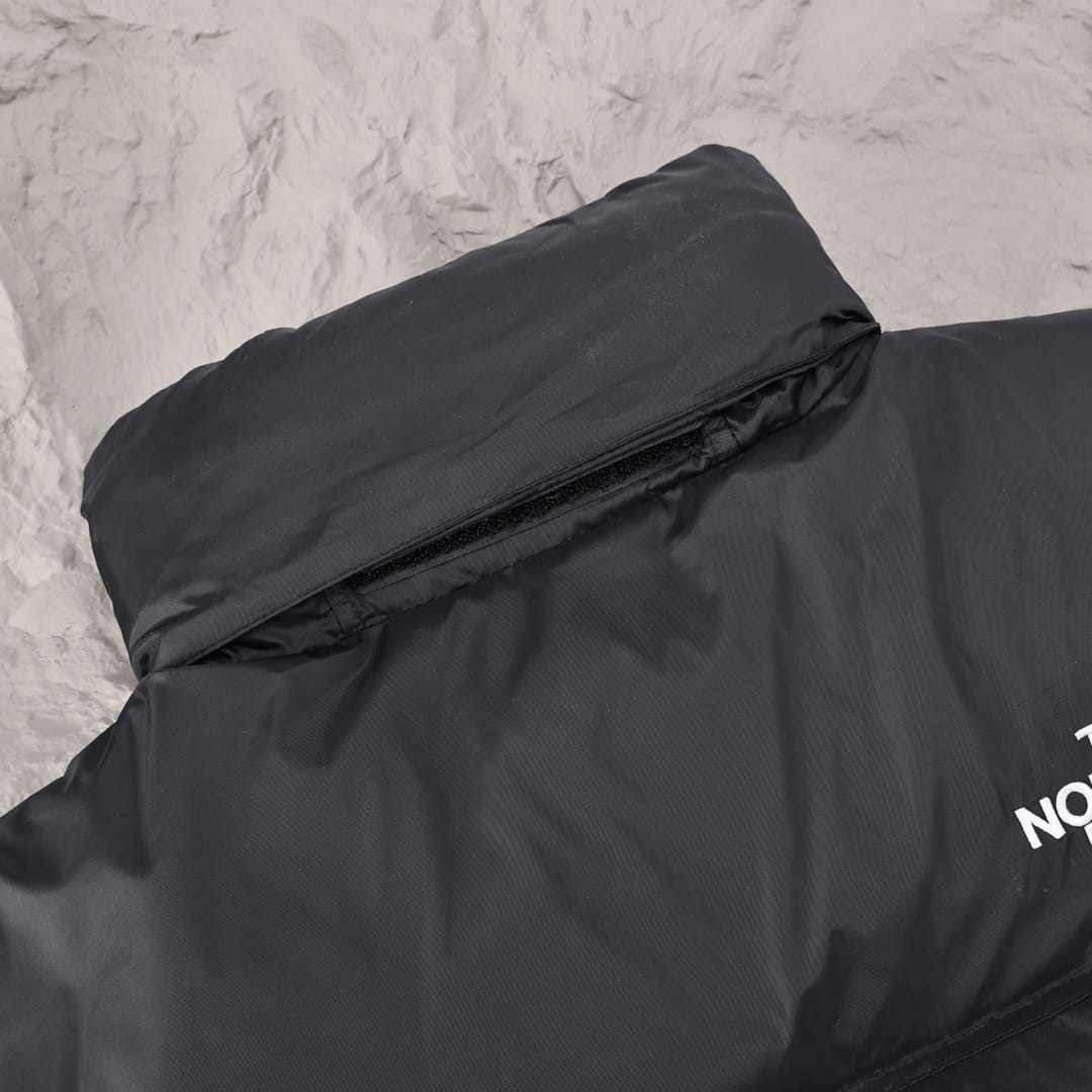 The North Face classic 700 preto - Vista 4