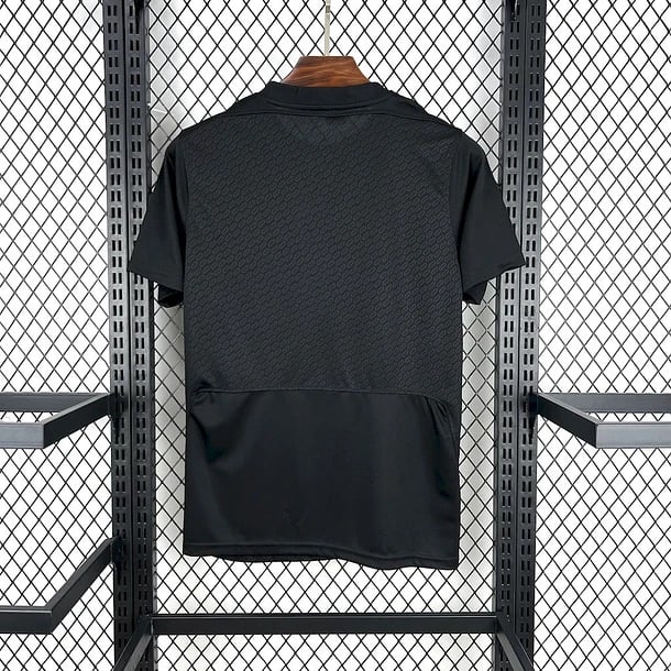 Liverpool Special Edition Jersey - Vista 3